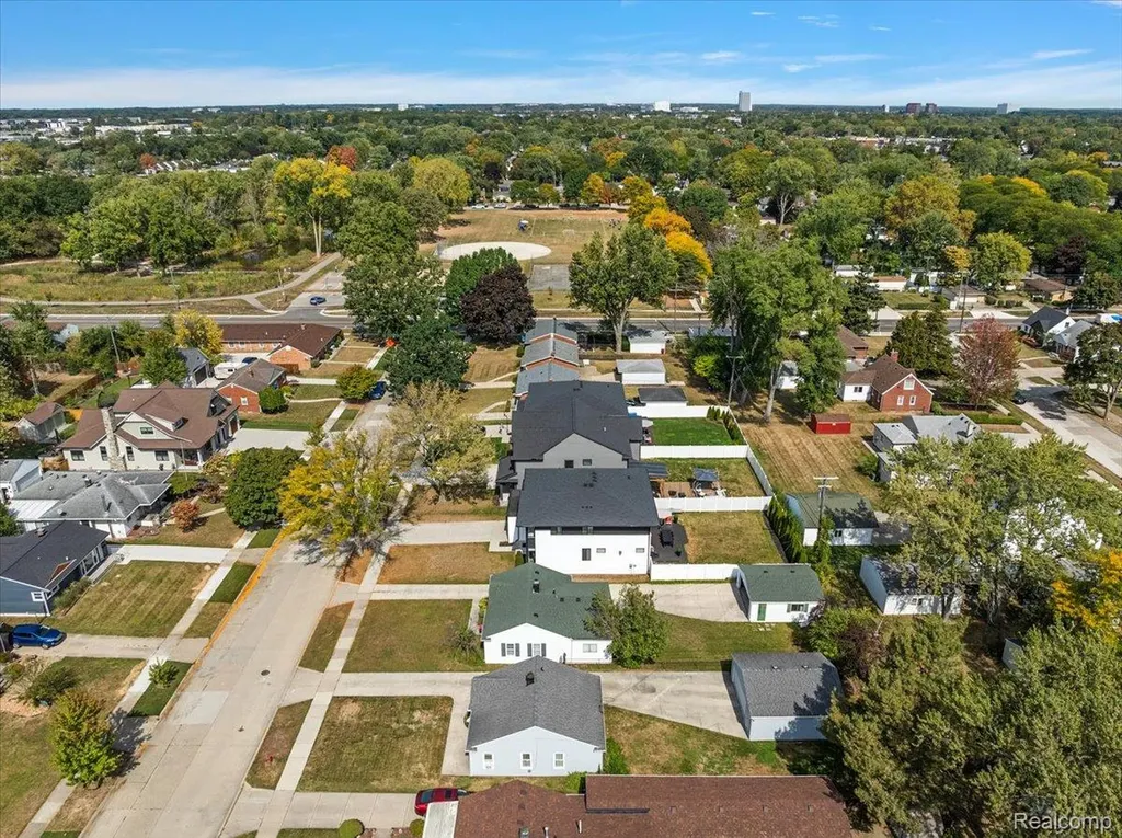 4102 Woodland Avenue Royal Oak City MI 48073