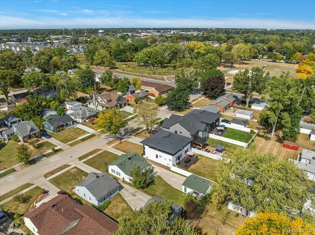 4102 Woodland Avenue Royal Oak City MI 48073