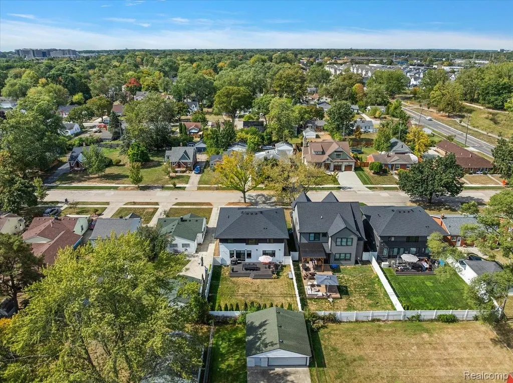 4102 Woodland Avenue Royal Oak City MI 48073