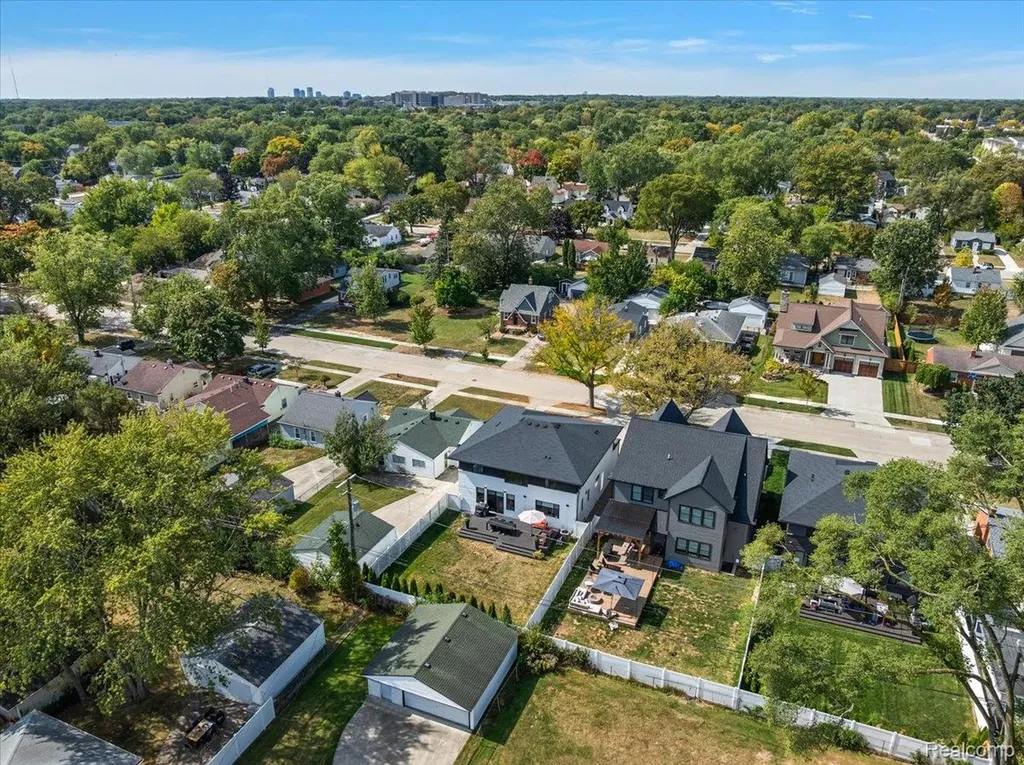 4102 Woodland Avenue Royal Oak City MI 48073