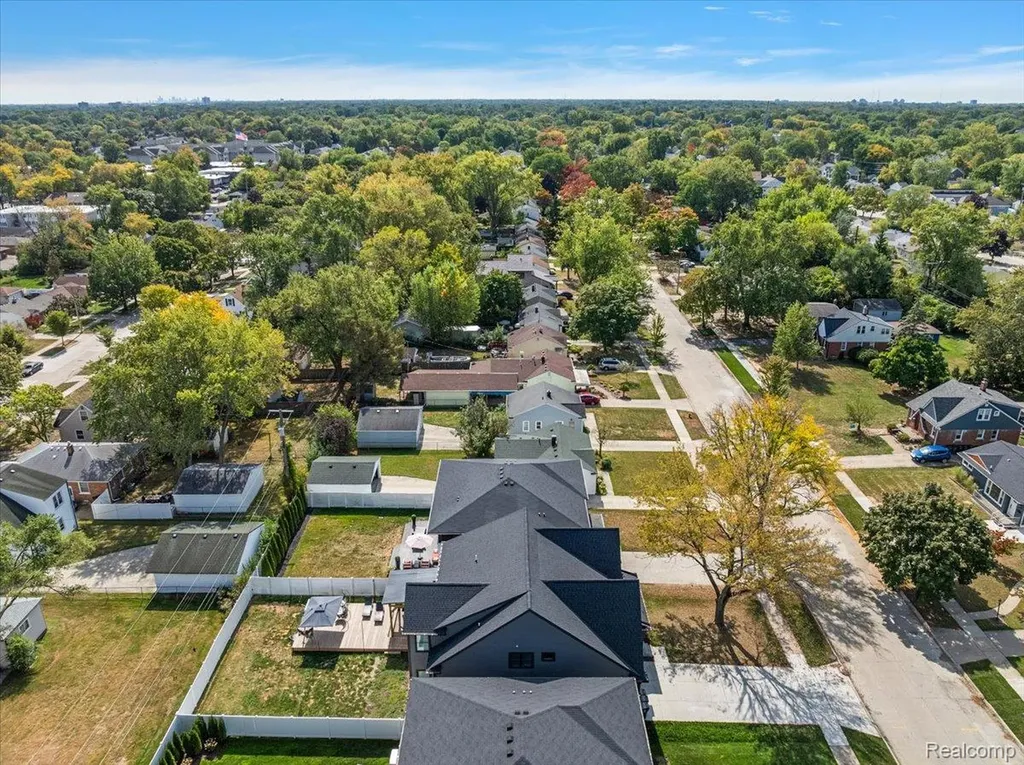 4102 Woodland Avenue Royal Oak City MI 48073