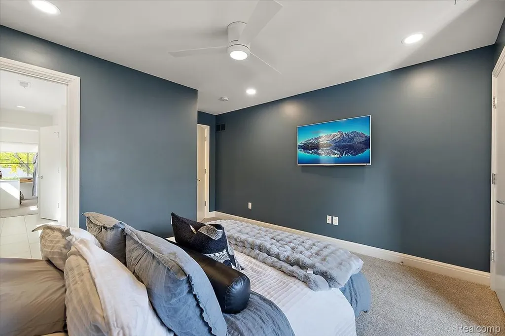 4102 Woodland Avenue Royal Oak City MI 48073