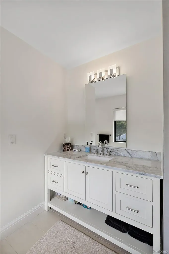 4102 Woodland Avenue Royal Oak City MI 48073