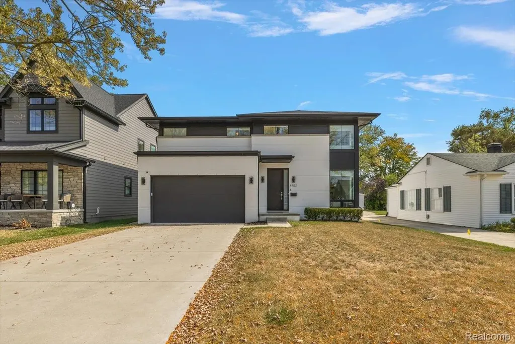 4102 Woodland Avenue Royal Oak City MI 48073