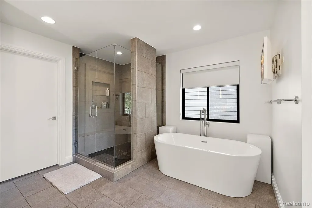 4102 Woodland Avenue Royal Oak City MI 48073