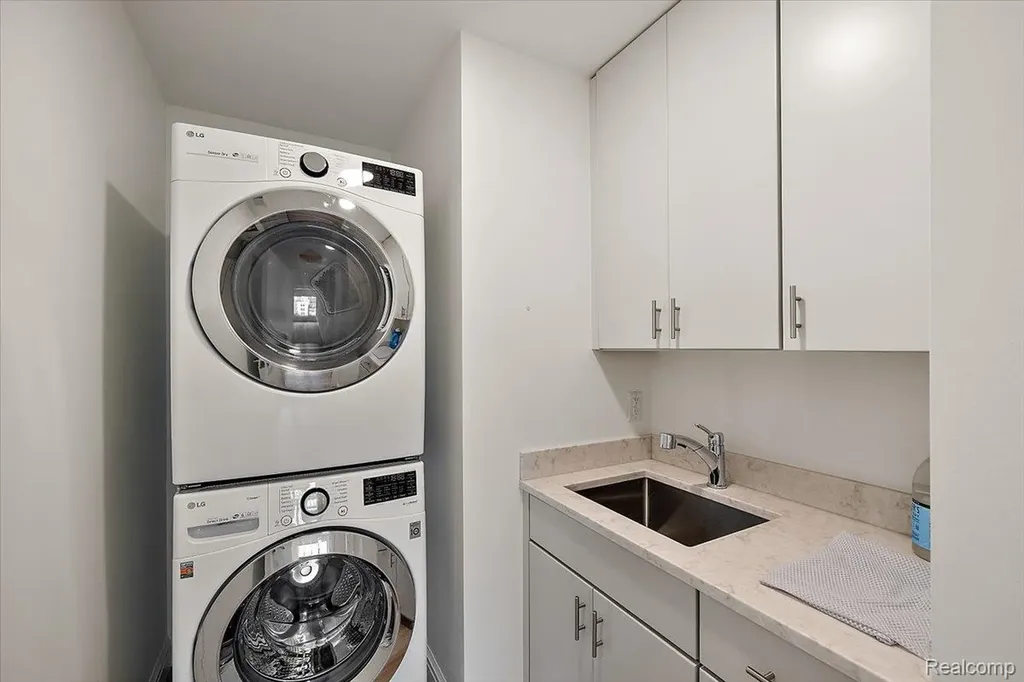 4102 Woodland Avenue Royal Oak City MI 48073
