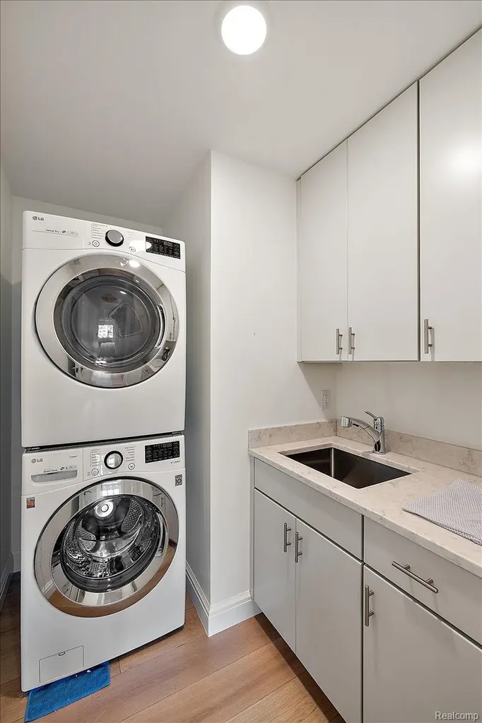 4102 Woodland Avenue Royal Oak City MI 48073