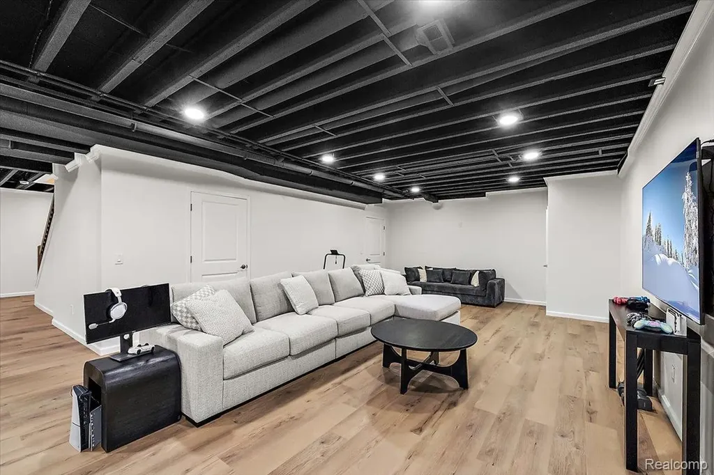 4102 Woodland Avenue Royal Oak City MI 48073