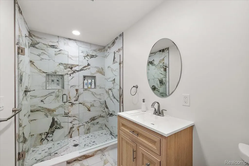 4102 Woodland Avenue Royal Oak City MI 48073