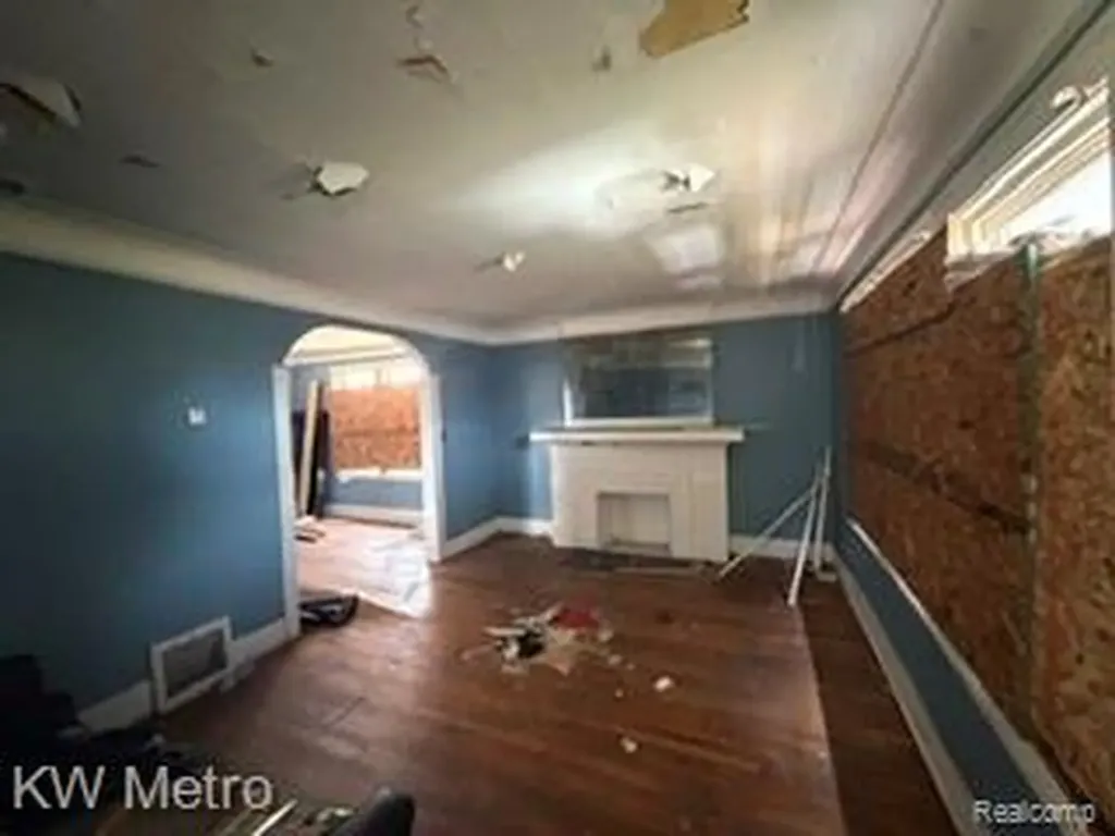 2965 W Grand Street Detroit City MI 48238