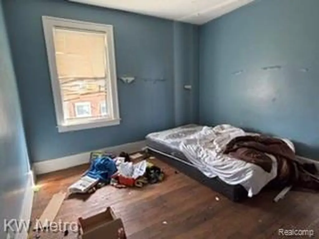 2965 W Grand Street Detroit City MI 48238