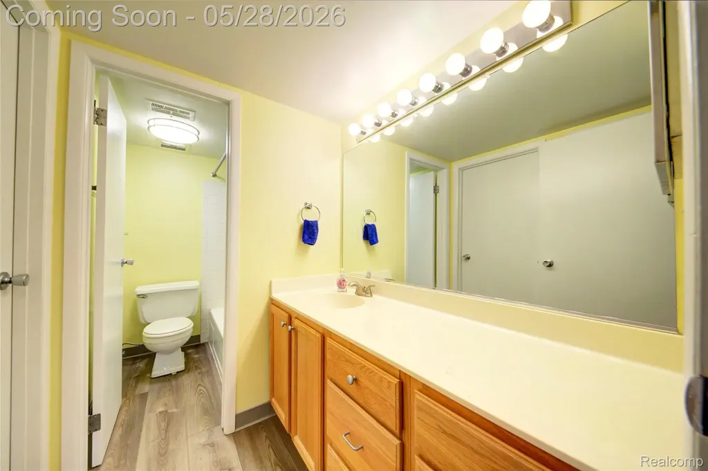 671 Watersedge Drive Ann Arbor City MI 48105