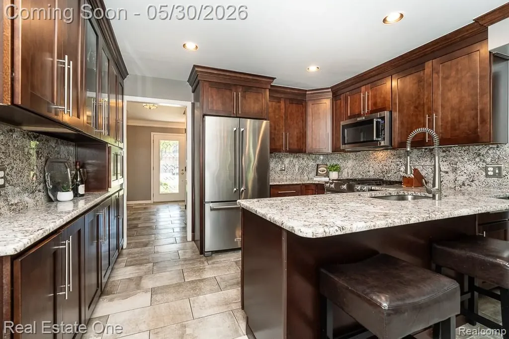 44105 Dunham Court Clinton Charter Township MI 48038