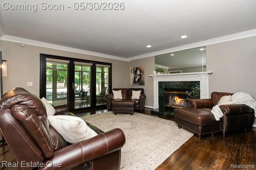 44105 Dunham Court Clinton Charter Township MI 48038