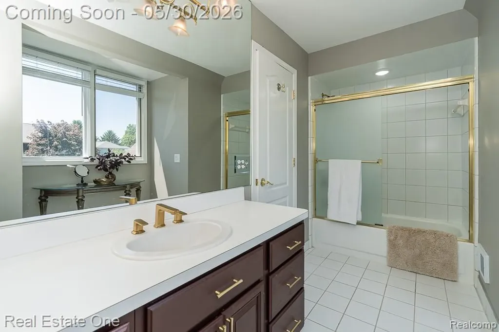 44105 Dunham Court Clinton Charter Township MI 48038