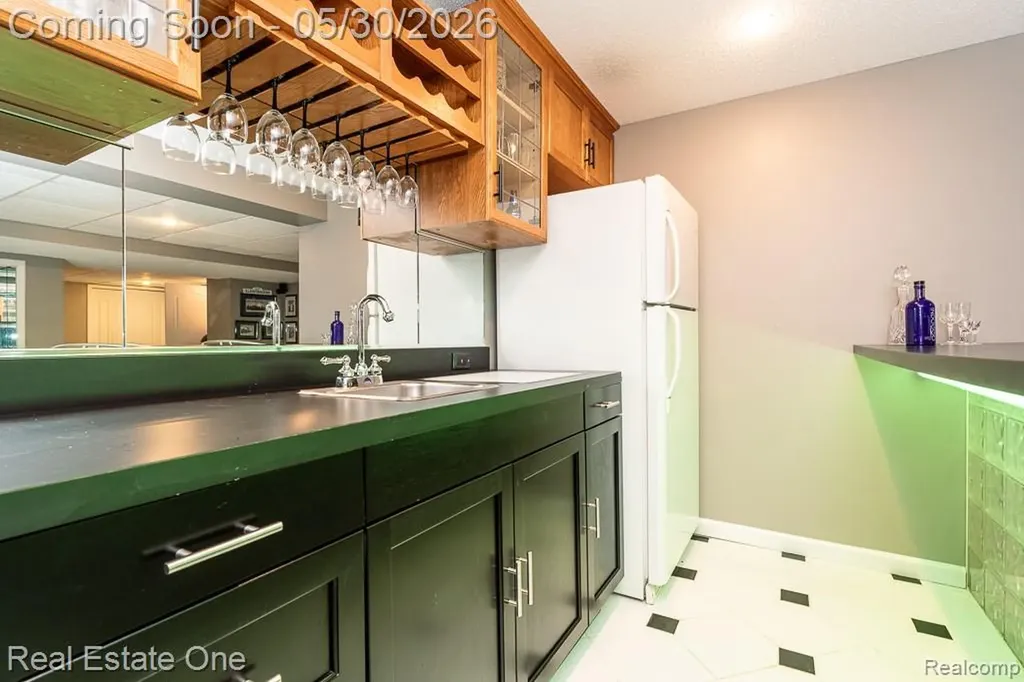 44105 Dunham Court Clinton Charter Township MI 48038