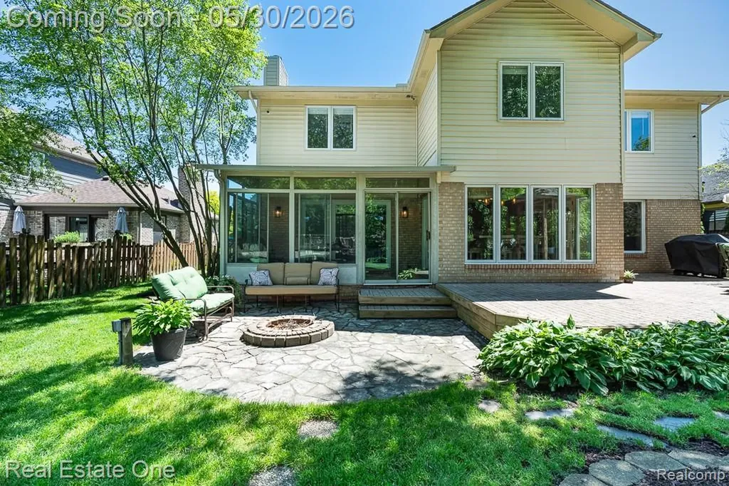 44105 Dunham Court Clinton Charter Township MI 48038