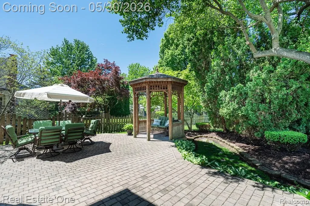 44105 Dunham Court Clinton Charter Township MI 48038
