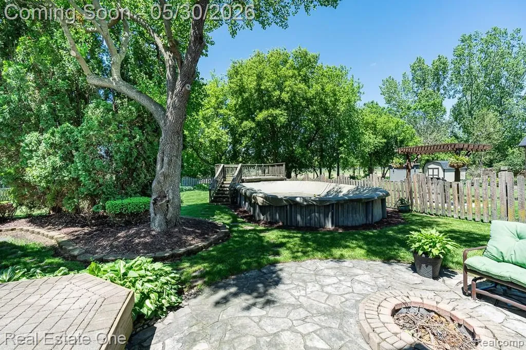 44105 Dunham Court Clinton Charter Township MI 48038