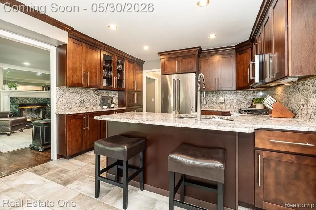 44105 Dunham Court Clinton Charter Township MI 48038
