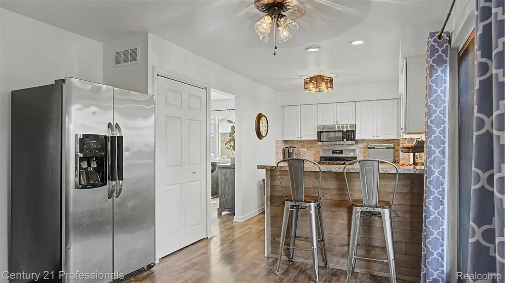 20463 Law Avenue Brownstown Charter Township MI 48183