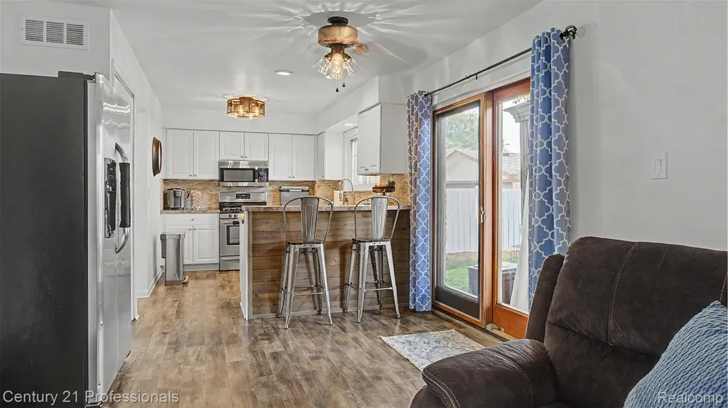 20463 Law Avenue Brownstown Charter Township MI 48183
