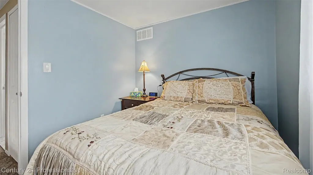 20463 Law Avenue Brownstown Charter Township MI 48183
