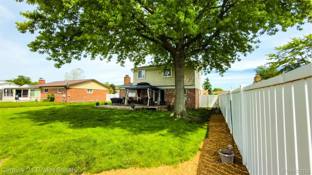 20463 Law Avenue Brownstown Charter Township MI 48183