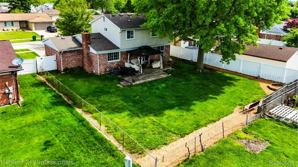 20463 Law Avenue Brownstown Charter Township MI 48183