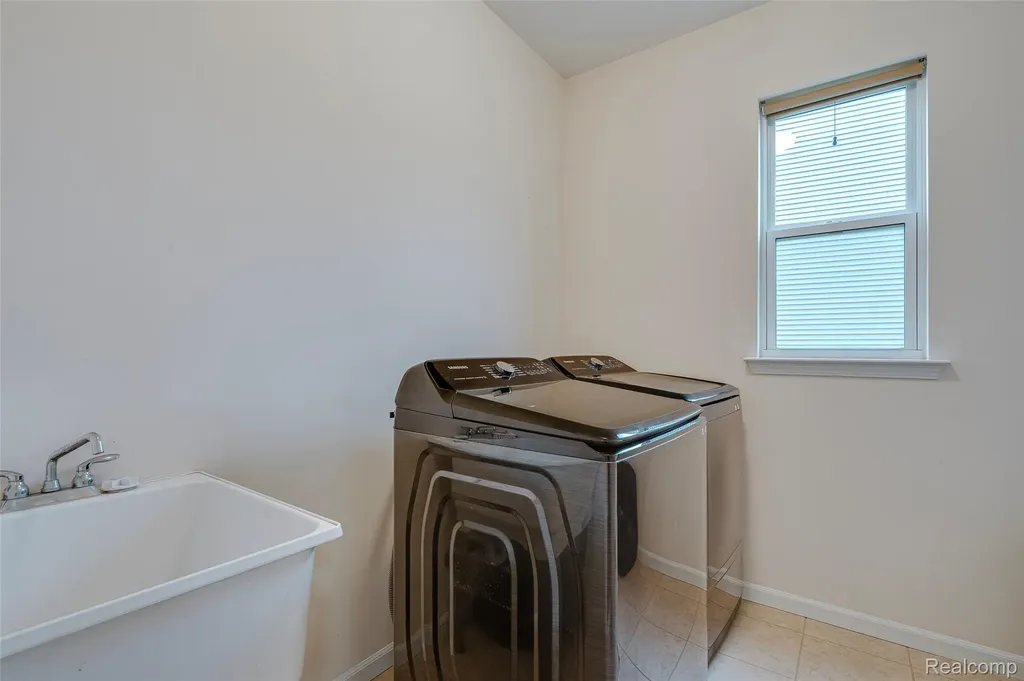343 Amelia Circle South Lyon City MI 48178
