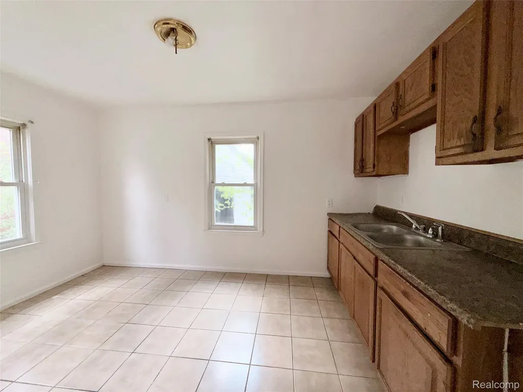 19447 Sunset Street Detroit City MI 48234