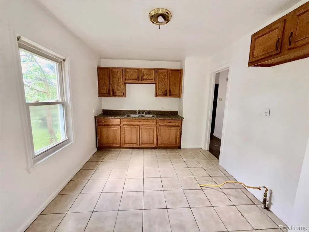 19447 Sunset Street Detroit City MI 48234