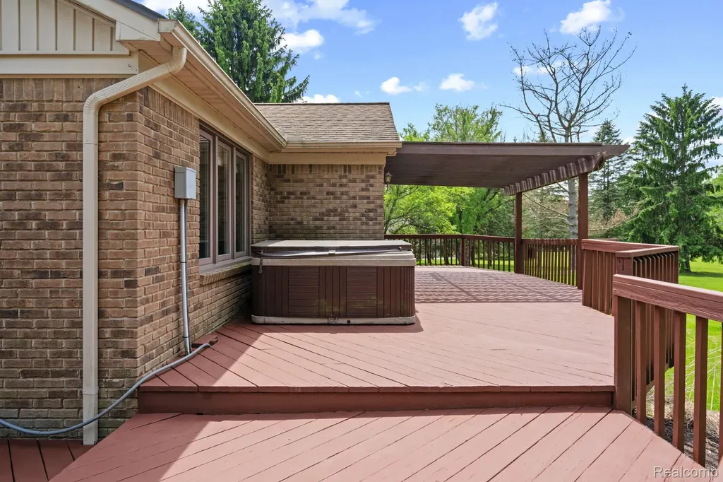 3158 Eden Trail Brighton Township MI 48114