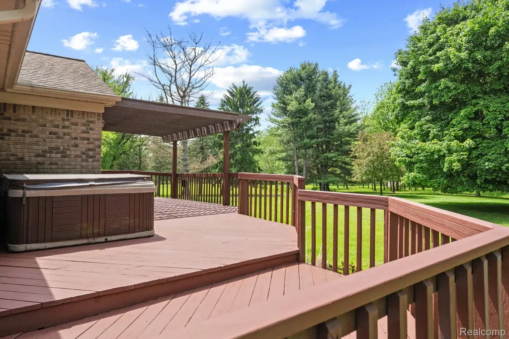 3158 Eden Trail Brighton Township MI 48114