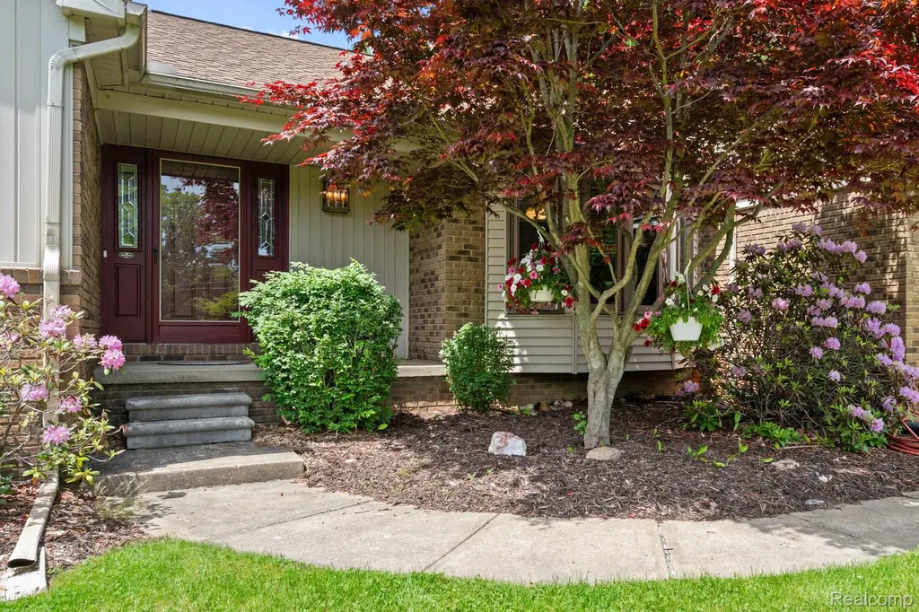 3158 Eden Trail Brighton Township MI 48114