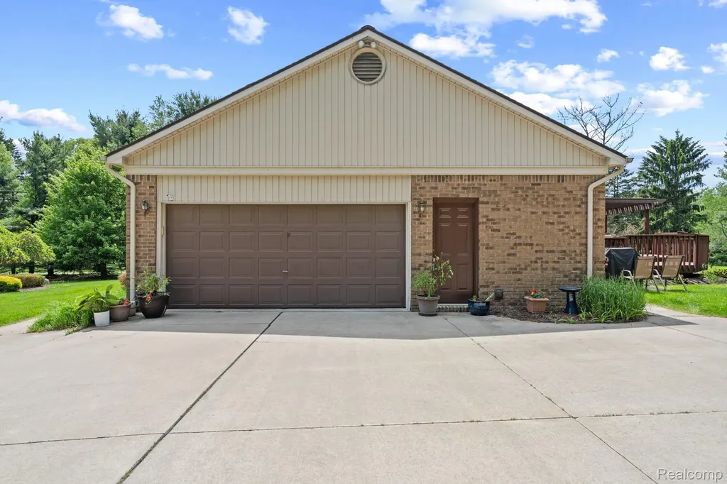 3158 Eden Trail Brighton Township MI 48114