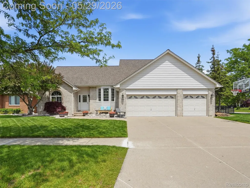 15581 Spiceway Fraser City MI 48026