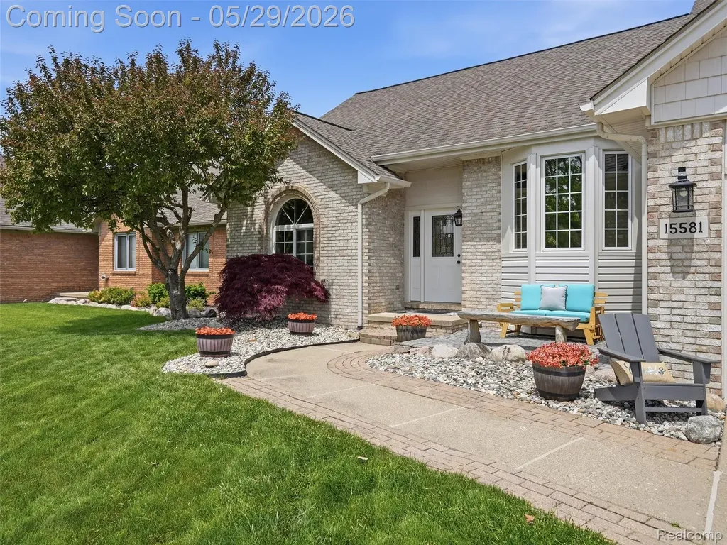 15581 Spiceway Fraser City MI 48026