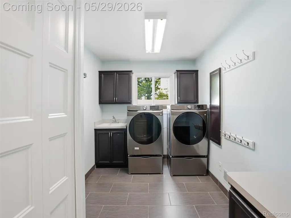 15581 Spiceway Fraser City MI 48026