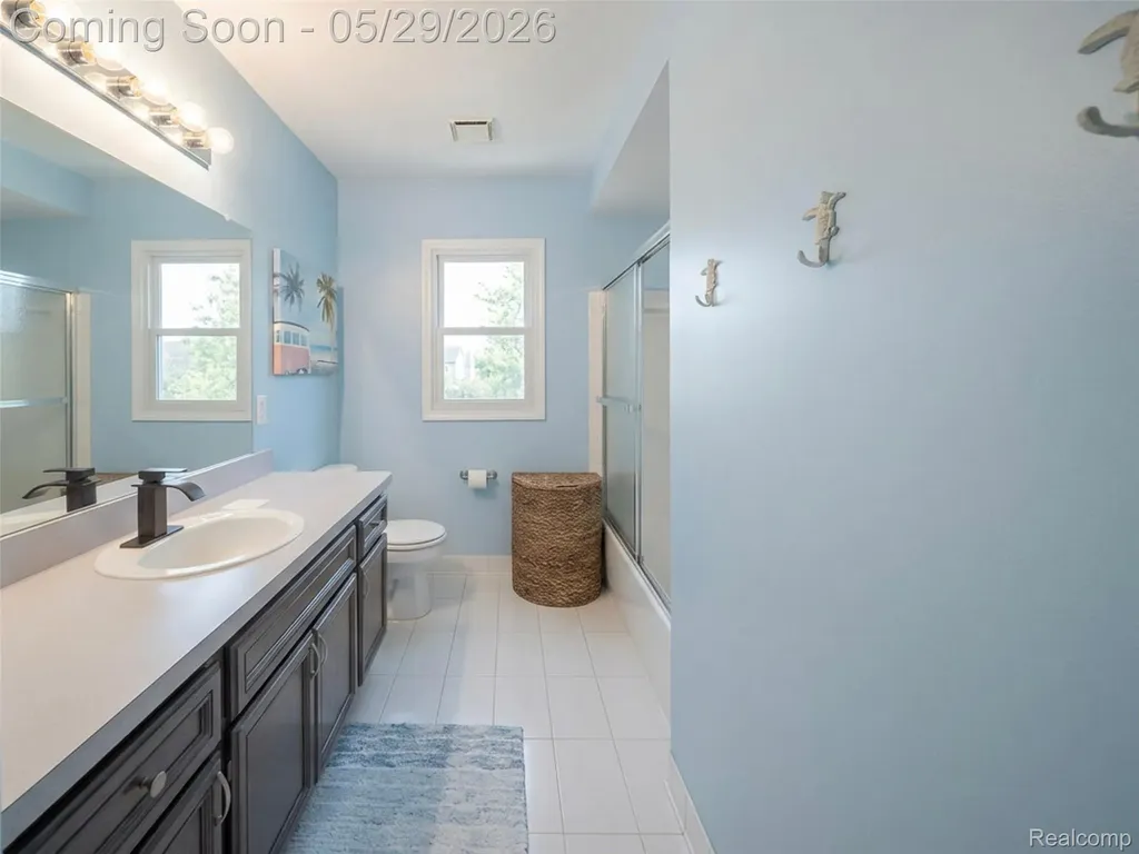 15581 Spiceway Fraser City MI 48026