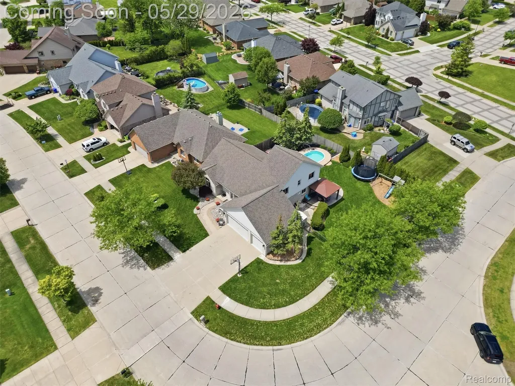 15581 Spiceway Fraser City MI 48026