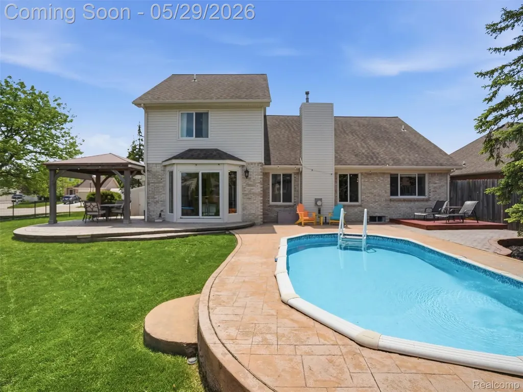 15581 Spiceway Fraser City MI 48026
