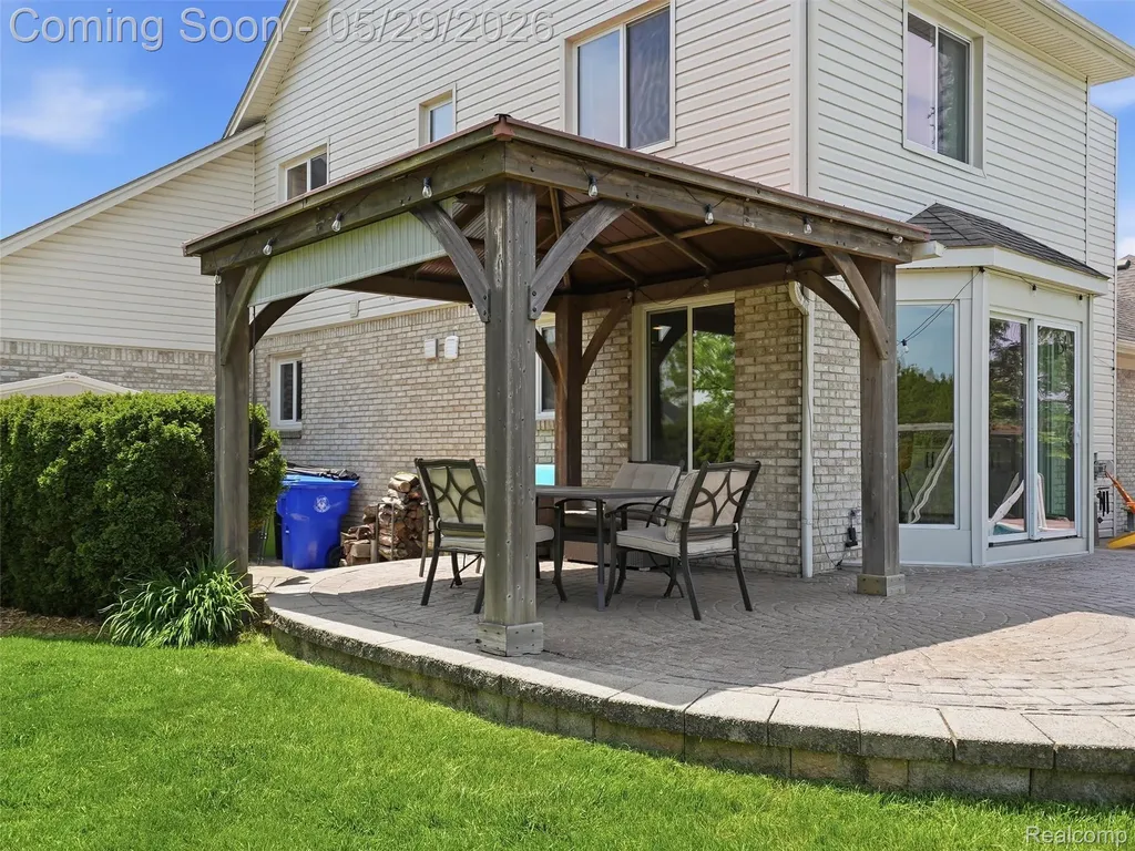 15581 Spiceway Fraser City MI 48026