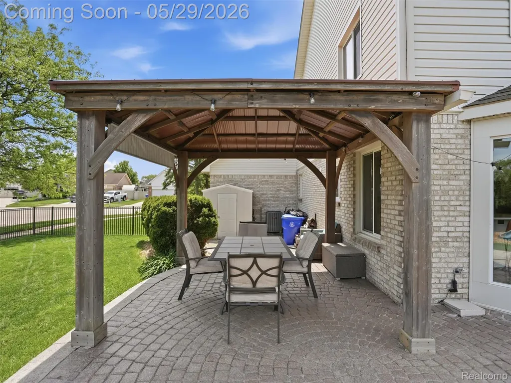 15581 Spiceway Fraser City MI 48026