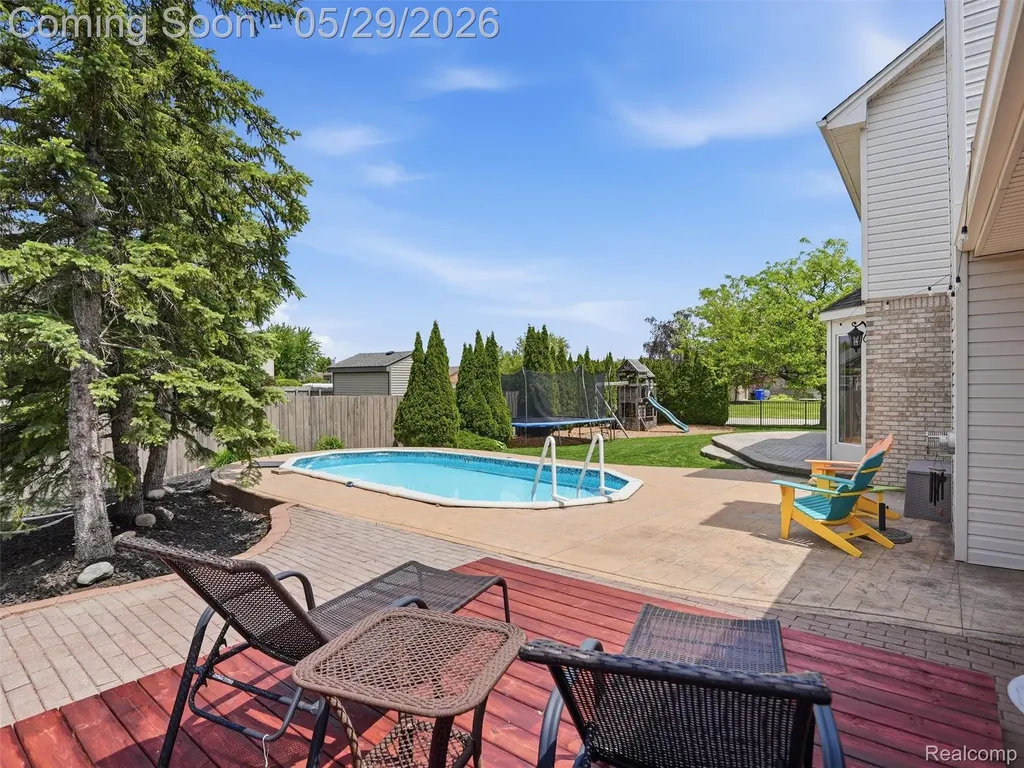 15581 Spiceway Fraser City MI 48026