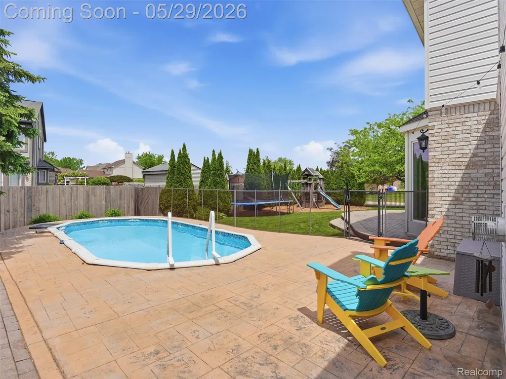 15581 Spiceway Fraser City MI 48026
