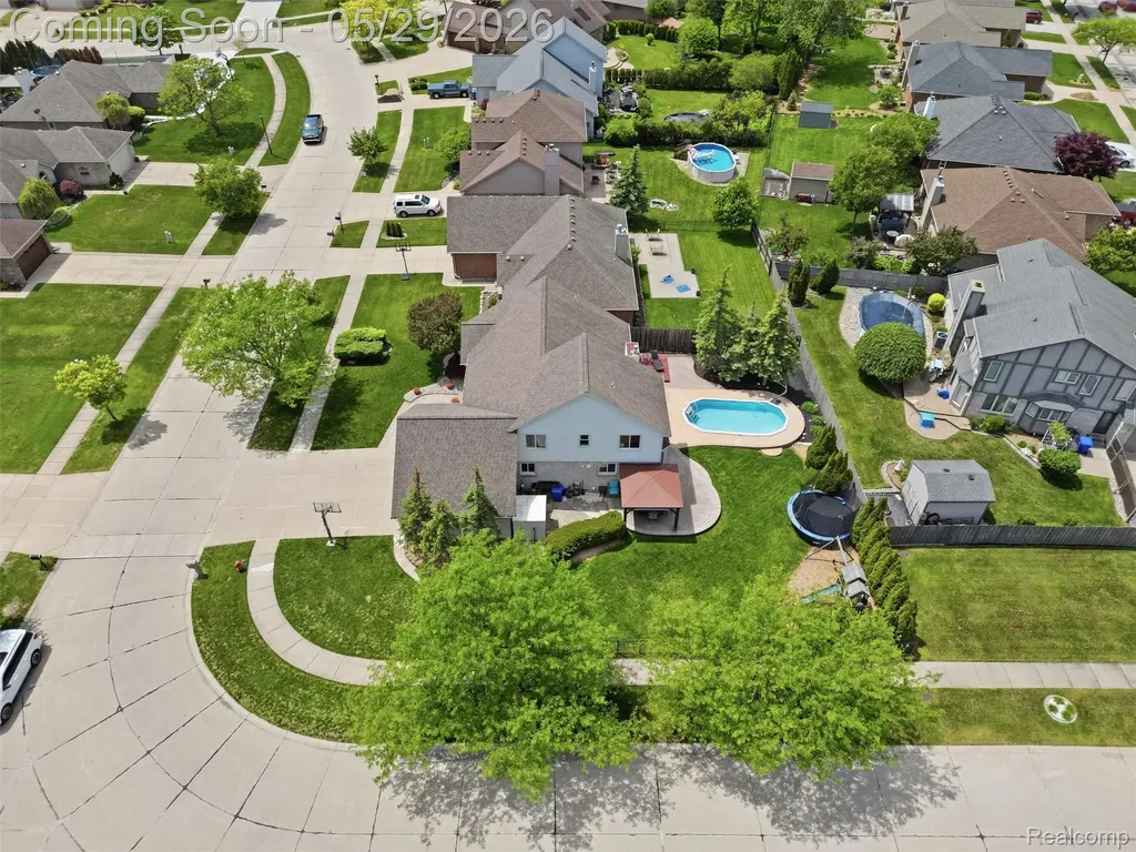 15581 Spiceway Fraser City MI 48026