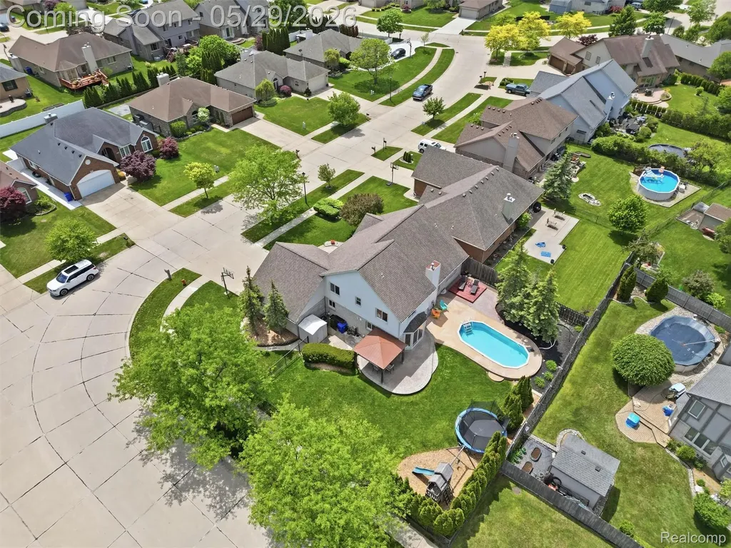 15581 Spiceway Fraser City MI 48026