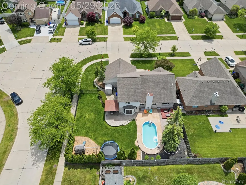 15581 Spiceway Fraser City MI 48026