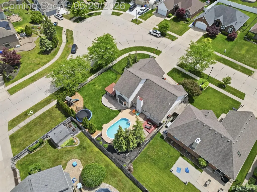 15581 Spiceway Fraser City MI 48026